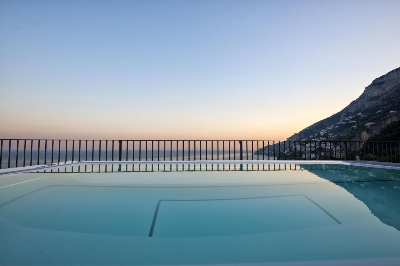 Amore Rentals - Palazzo Della Storia Amalfi Dış mekan fotoğraf