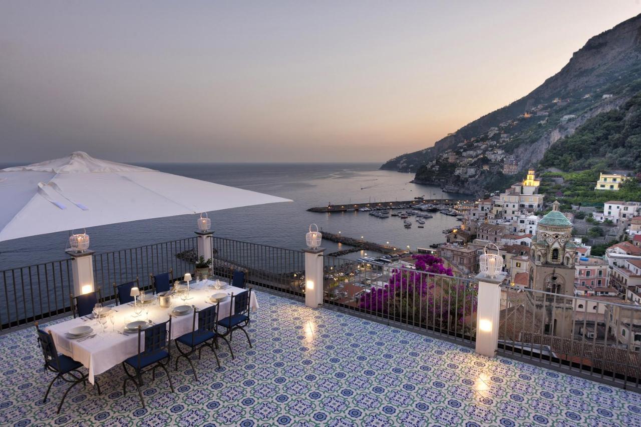 Amore Rentals - Palazzo Della Storia Amalfi Dış mekan fotoğraf